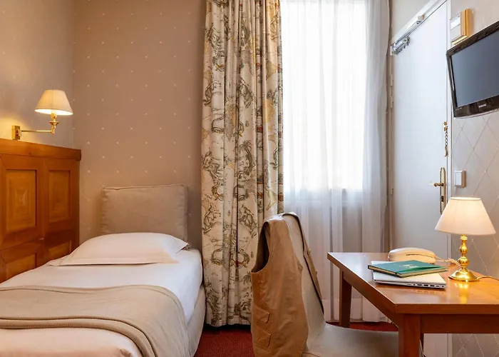 雷让巴黎酒店 酒店