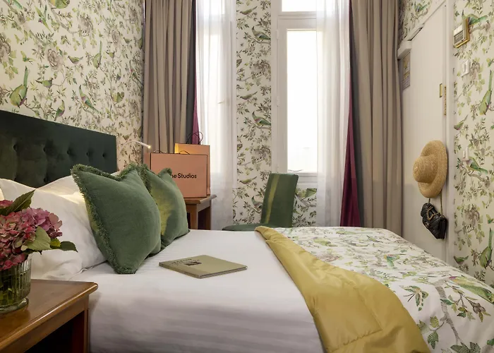 ル ルジョン 3* パリ