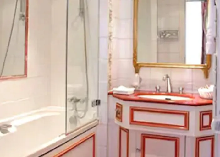 雷让巴黎酒店 3*