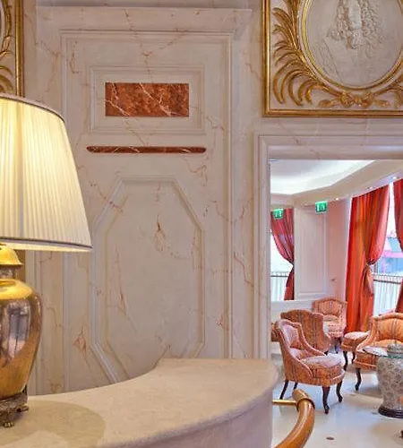 雷让巴黎酒店 3*